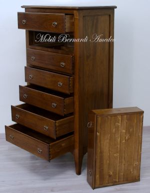 Cassettiera settimanale in legno massello di noce stile veneto con incastri a coda di rondine nei cassetti